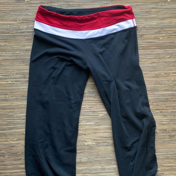 Vintage Lululemon Red/White/Black Groove Flare Yoga Pants - Size 8 TALL - Picture 4 of 10